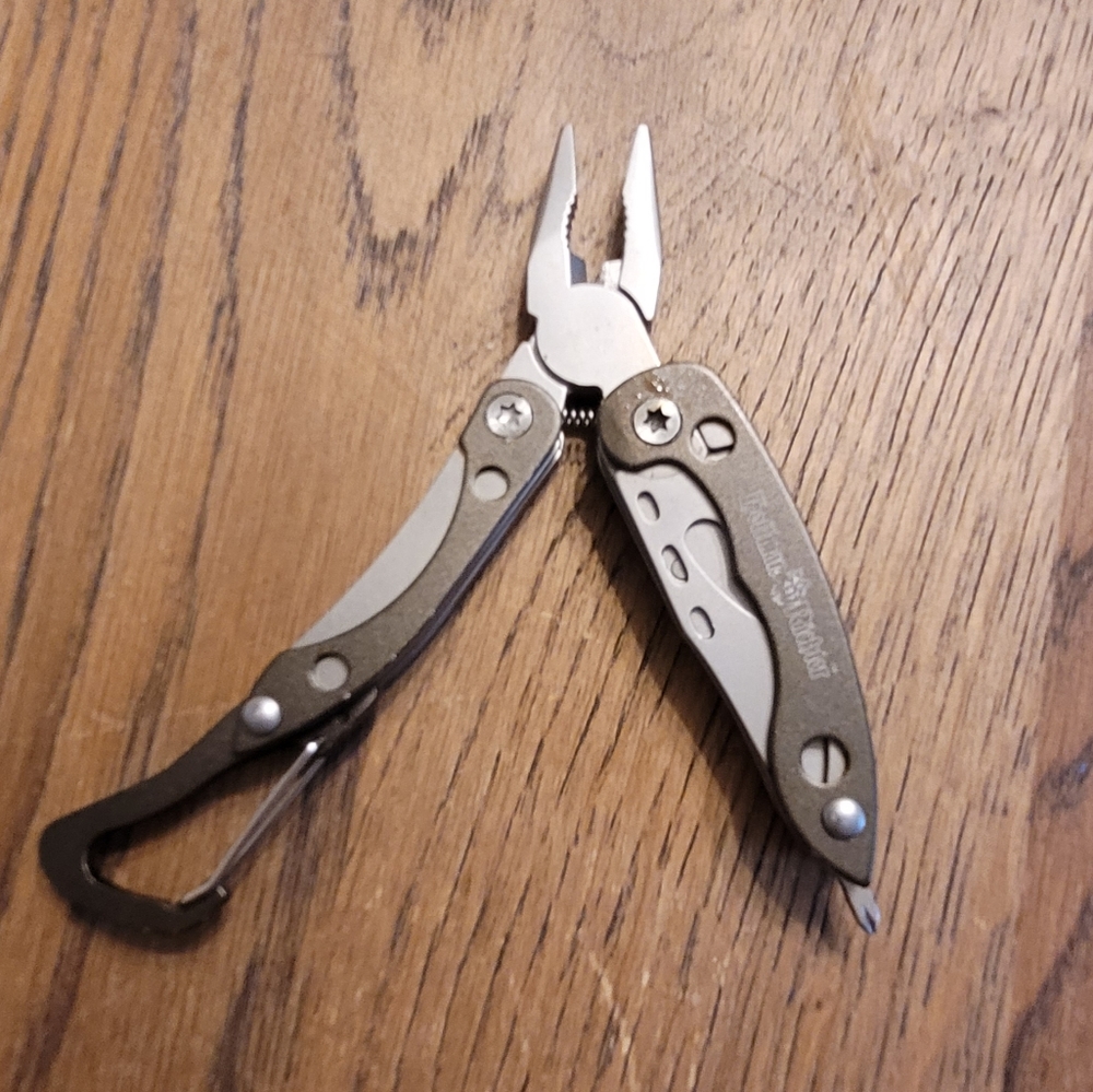 HOFFMAN RICHTER EDT 7-IN-1 MINI MULTITOOL
